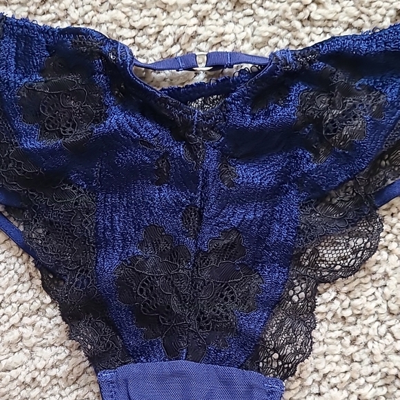 NWOT Victoria's Secret Blue Lace Strappy Very Sexy Cheekini - Picture 5 of 11